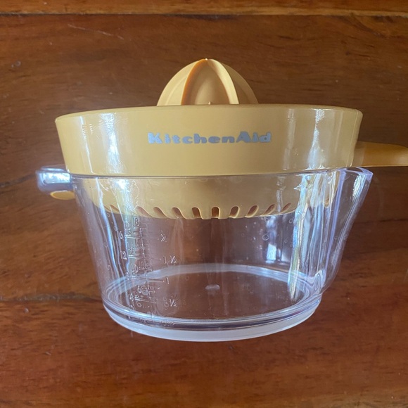 KitchenAid Other - KitchenAid‎ Yellow Citrus Juicer Retro Look!
